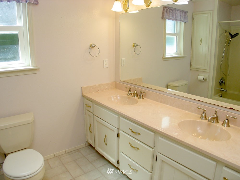 20125 43rd Avenue Southeast Bothell, WA 98012 - Photo 11 of 19 Gallery Image 11