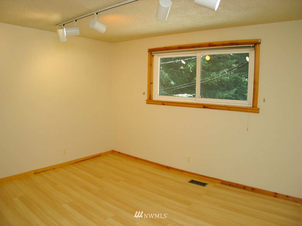 20125 43rd Avenue Southeast Bothell, WA 98012 - Photo 9 of 19 Gallery Image 9