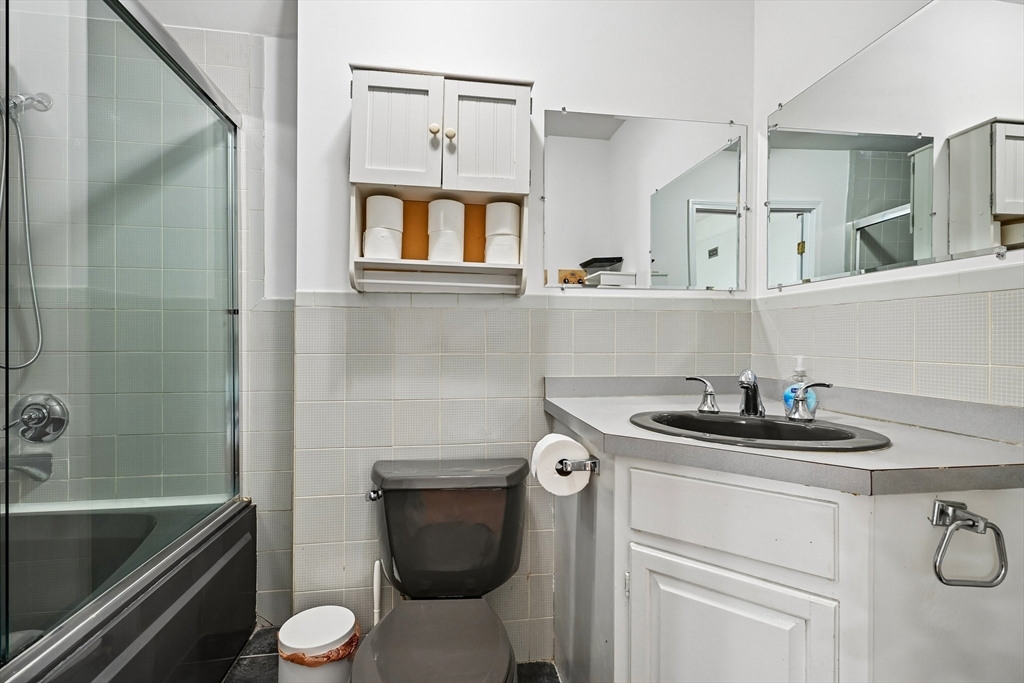 325 Mammoth Road, Unit 3 Lowell, MA 01854 - Photo 20 of 38