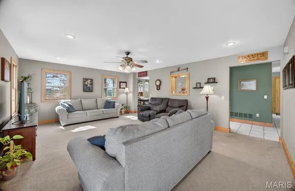 $559,900 | 18521 Oak Tree Lane, Phillipsburg, MO 65722