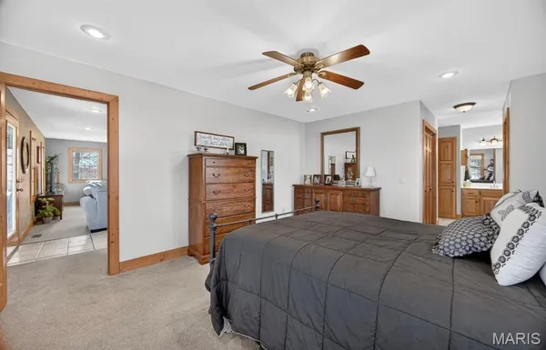 $559,900 | 18521 Oak Tree Lane, Phillipsburg, MO 65722