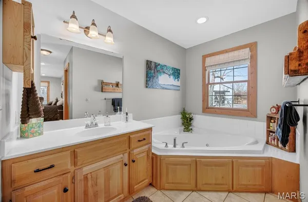 $559,900 | 18521 Oak Tree Lane, Phillipsburg, MO 65722