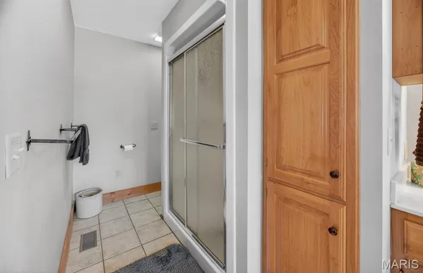 $559,900 | 18521 Oak Tree Lane, Phillipsburg, MO 65722