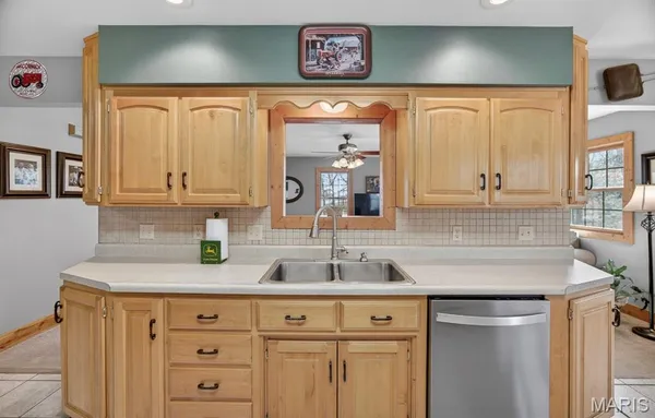 $559,900 | 18521 Oak Tree Lane, Phillipsburg, MO 65722