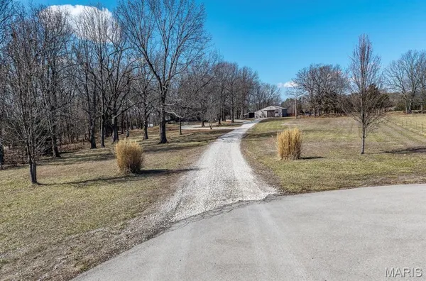 $559,900 | 18521 Oak Tree Lane, Phillipsburg, MO 65722