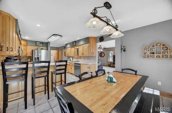 $559,900 | 18521 Oak Tree Lane, Phillipsburg, MO 65722