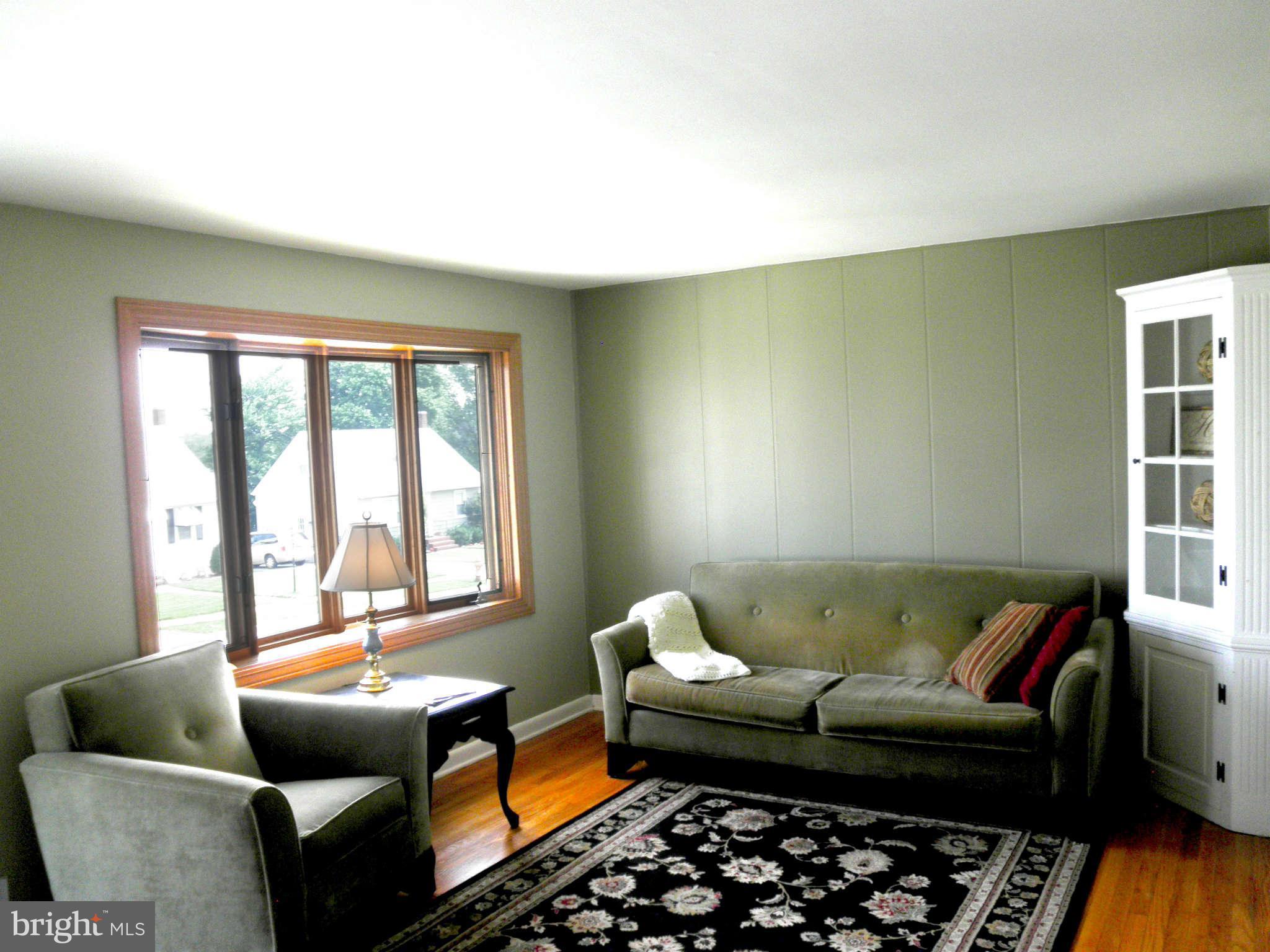 1215 June Road Baltimore, MD 21227 - Photo 3 of 28 Living Room