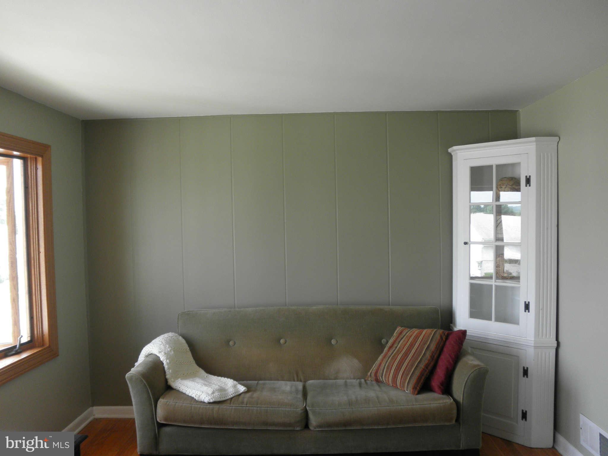 1215 June Road Baltimore, MD 21227 - Photo 5 of 28 Living Room