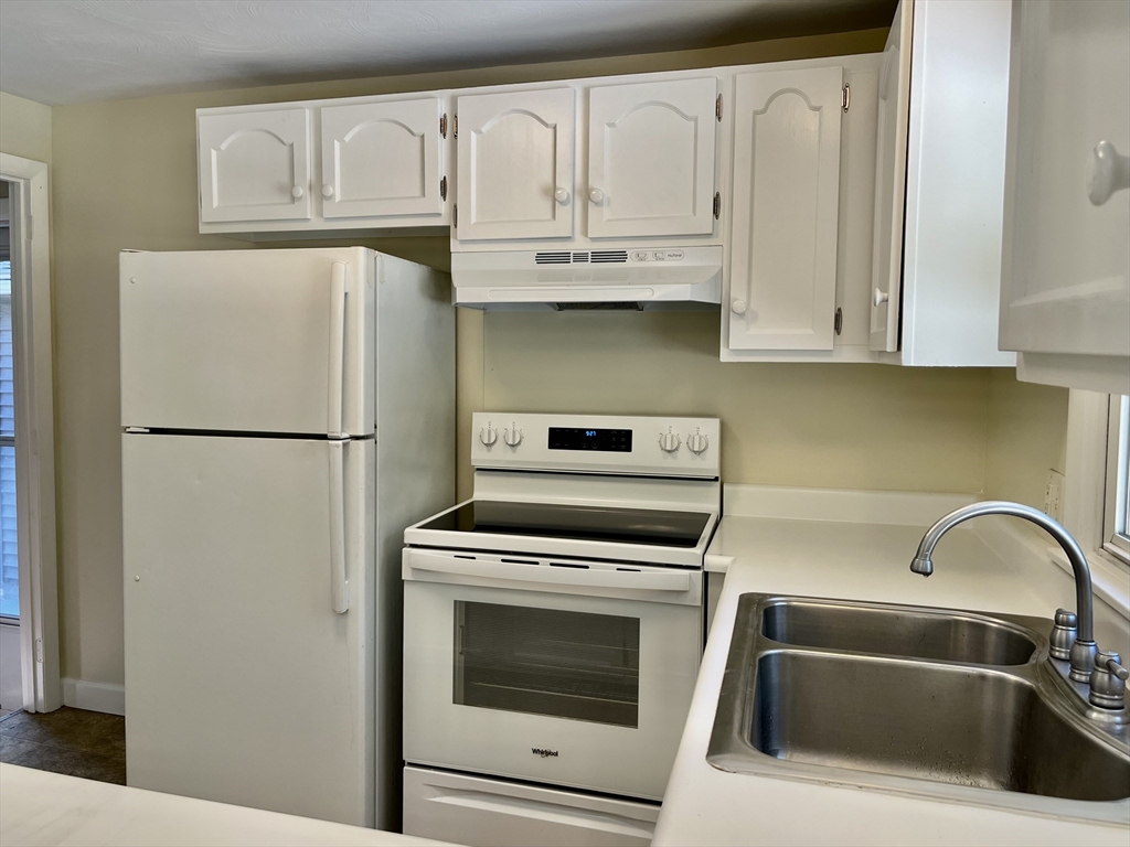 39 Jeffrey Lane Amherst, MA 01002 - Photo 6 of 41