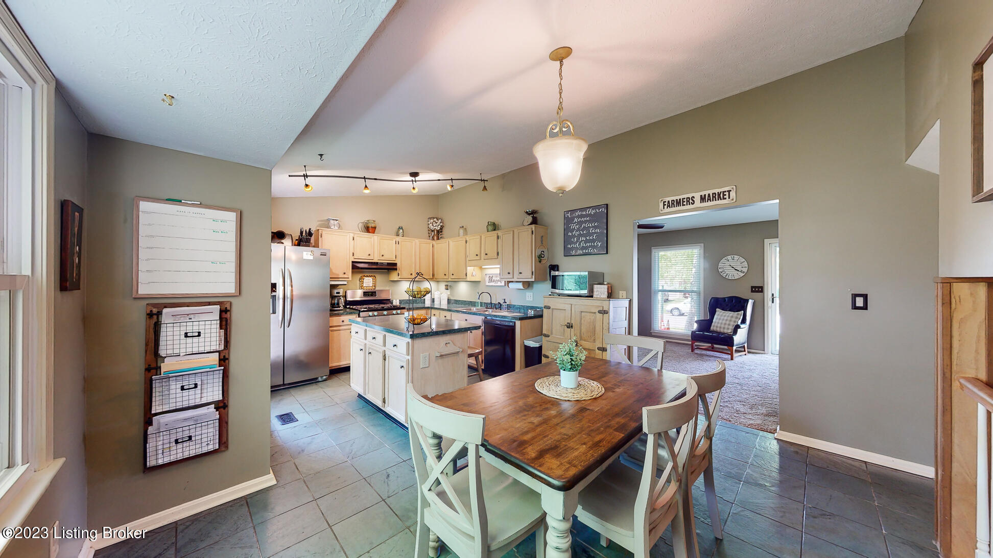 6017 Stone Bluff Road Louisville, KY 40291 - Photo 13 of 65 6017-Stone-Bluff-Rd_013