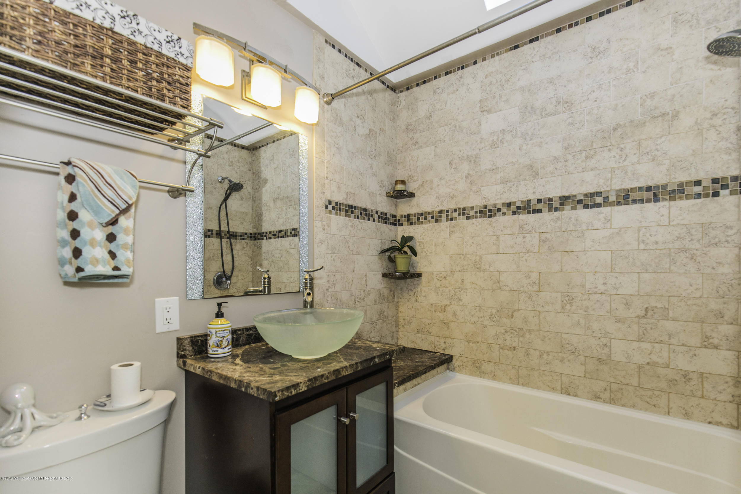 1031 Old Farm Road Point Pleasant, NJ 08742 - Photo 26 of 43 Bathroom