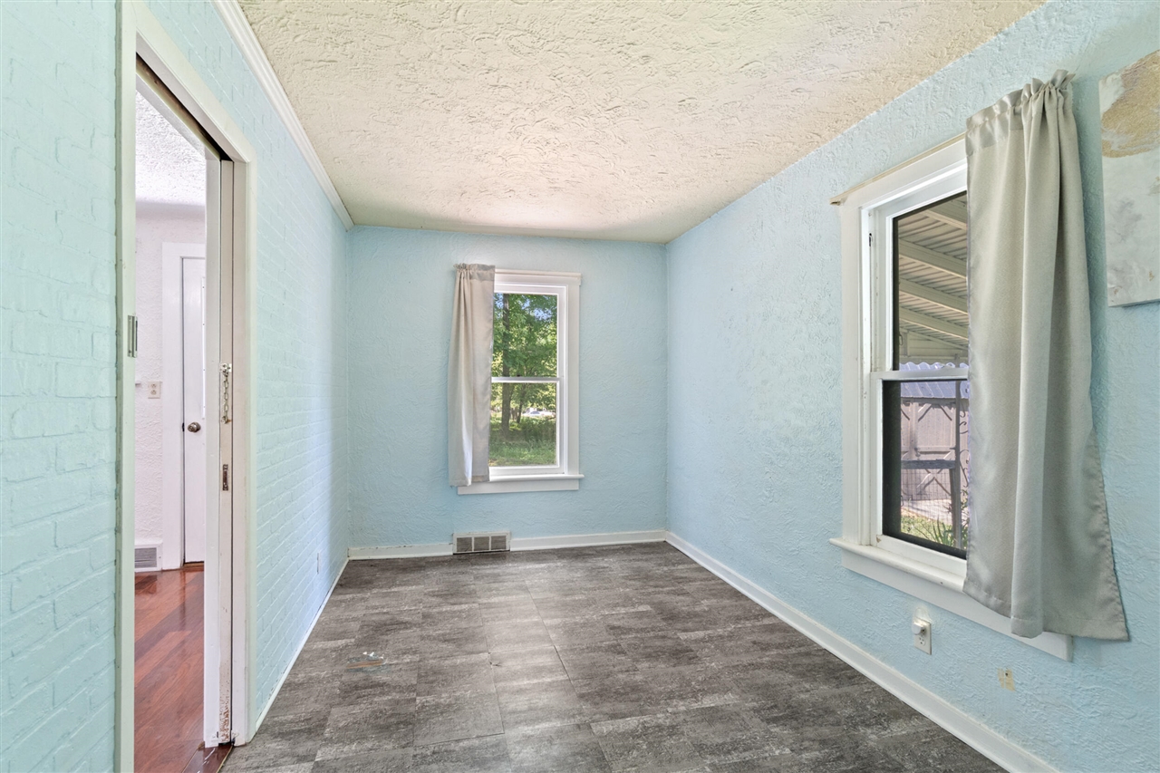4515 South Jackson Road Jackson, MI 49203 - Photo 17 of 46