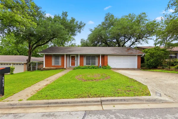 $3,000 | 1613 Sunnyvale Street, Austin, TX 78741