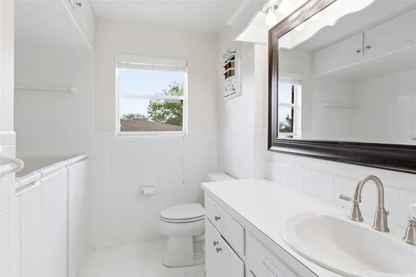 $3,000 | 1613 Sunnyvale Street, Austin, TX 78741