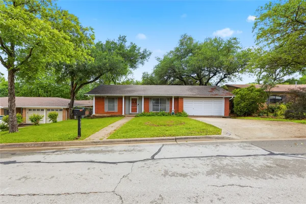 $3,000 | 1613 Sunnyvale Street, Austin, TX 78741