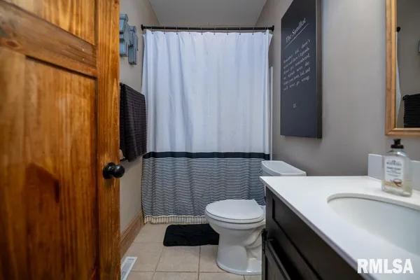 $299,900 | 307 North Logan Street, Deer Creek, IL 61733