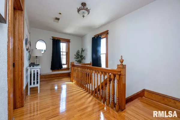 $299,900 | 307 North Logan Street, Deer Creek, IL 61733