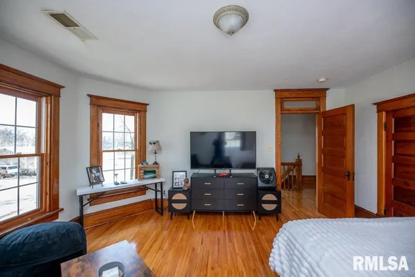 $299,900 | 307 North Logan Street, Deer Creek, IL 61733