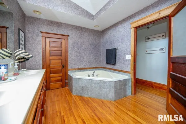 $299,900 | 307 North Logan Street, Deer Creek, IL 61733