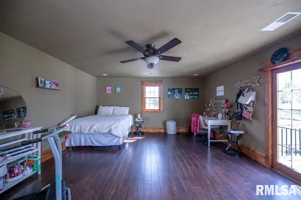 $299,900 | 307 North Logan Street, Deer Creek, IL 61733