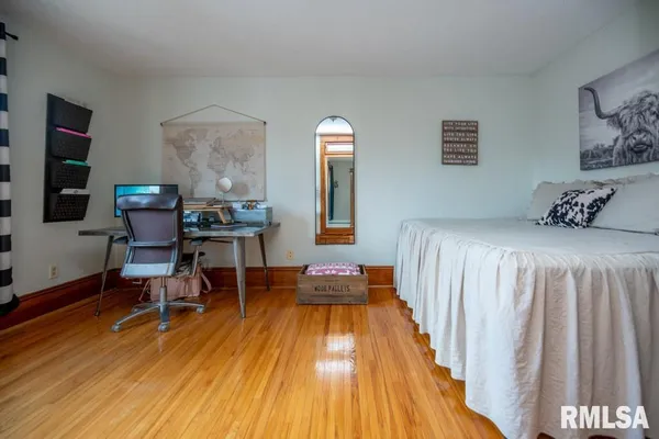 $299,900 | 307 North Logan Street, Deer Creek, IL 61733