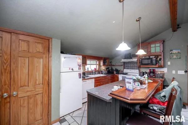 $299,900 | 307 North Logan Street, Deer Creek, IL 61733