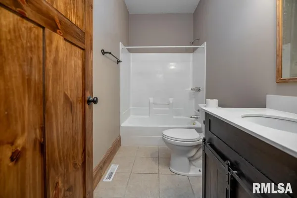 $299,900 | 307 North Logan Street, Deer Creek, IL 61733