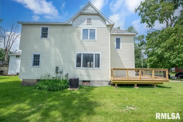 $299,900 | 307 North Logan Street, Deer Creek, IL 61733