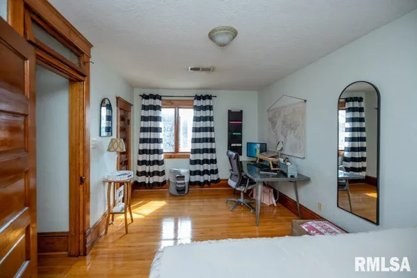 $299,900 | 307 North Logan Street, Deer Creek, IL 61733