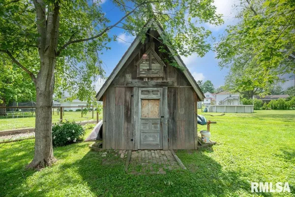 $299,900 | 307 North Logan Street, Deer Creek, IL 61733