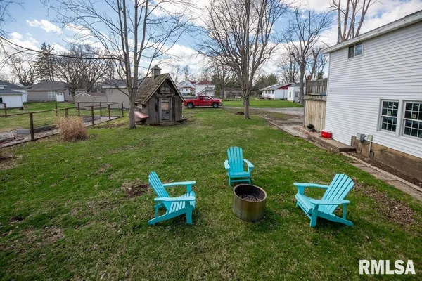 $299,900 | 307 North Logan Street, Deer Creek, IL 61733