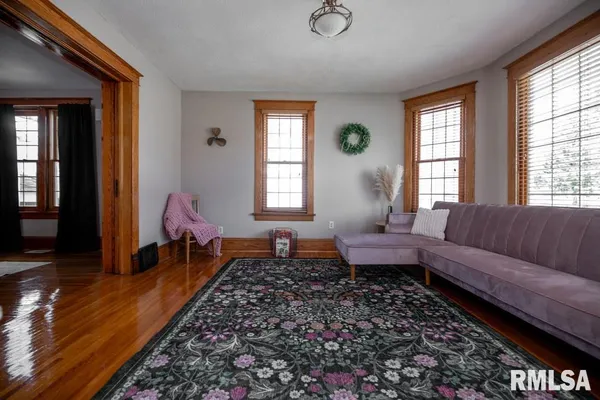 $299,900 | 307 North Logan Street, Deer Creek, IL 61733