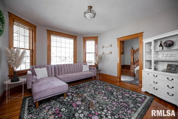 $299,900 | 307 North Logan Street, Deer Creek, IL 61733