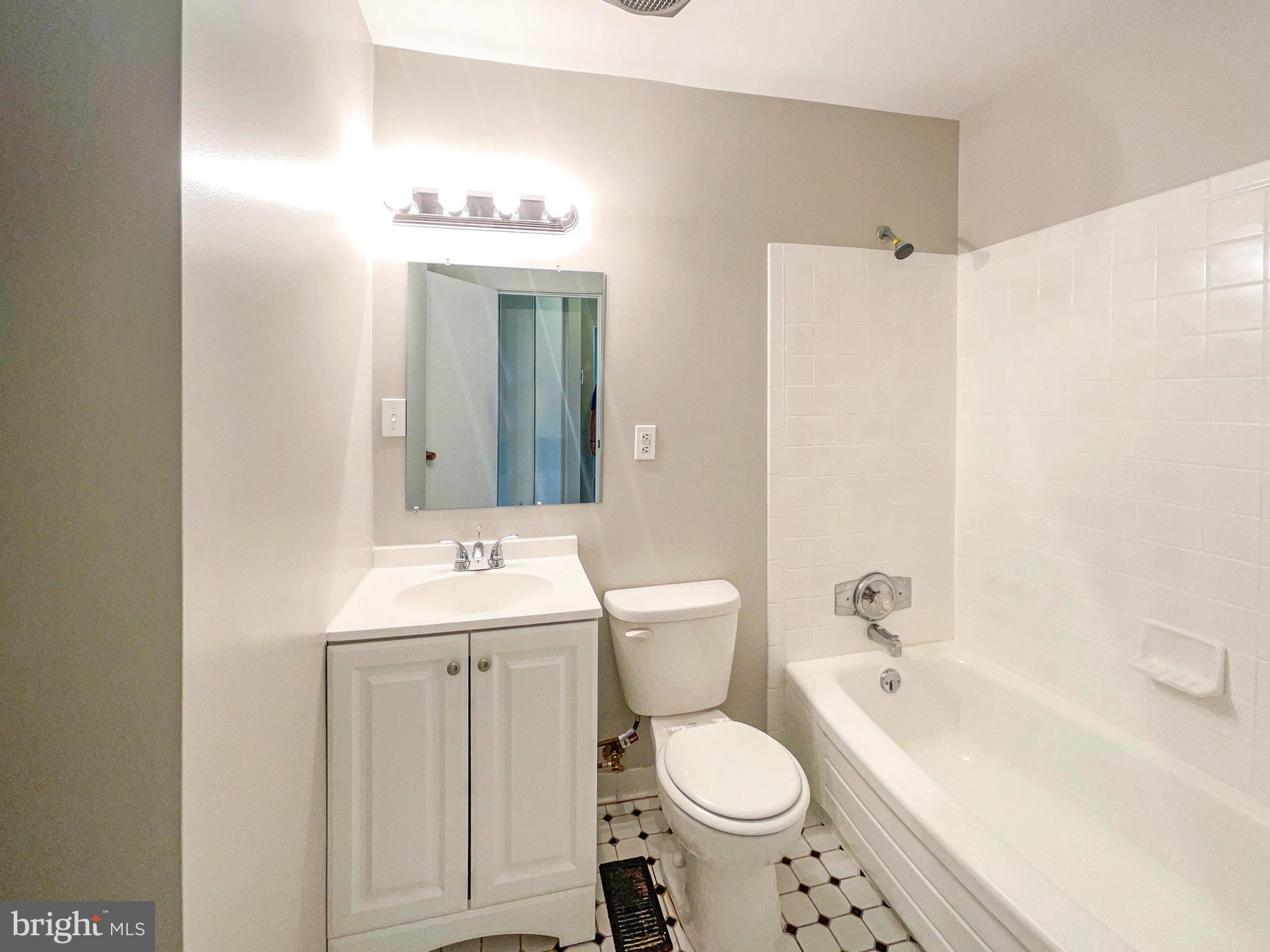 611 West Beech Road Sterling, VA 20164 - Photo 11 of 25 Gallery Image 11