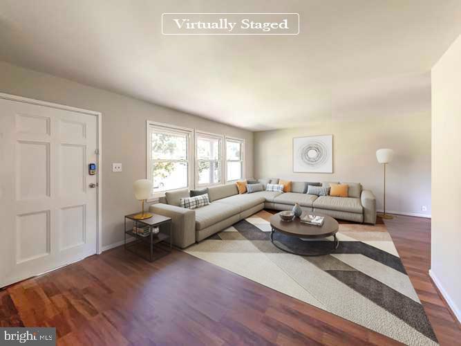 611 West Beech Road Sterling, VA 20164 - Photo 2 of 25 Gallery Image 2