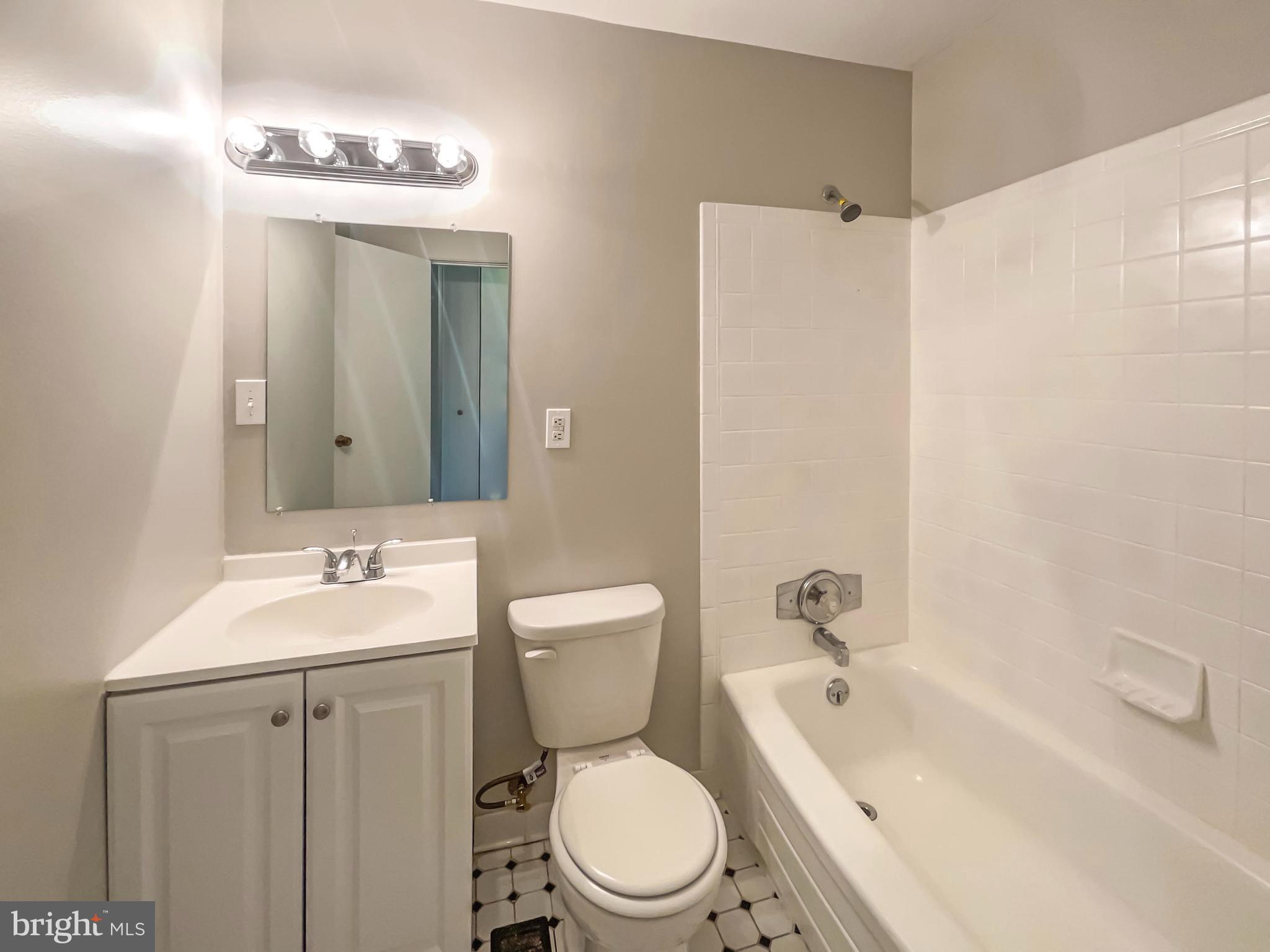 611 West Beech Road Sterling, VA 20164 - Photo 24 of 25 Gallery Image 24