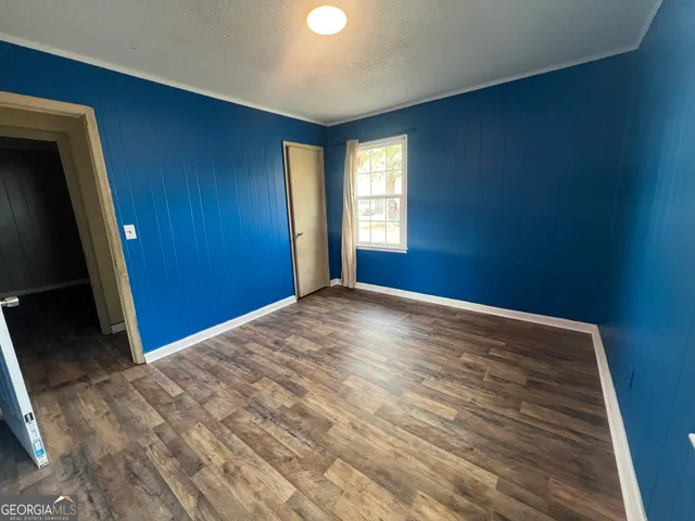 a view of empty room with window