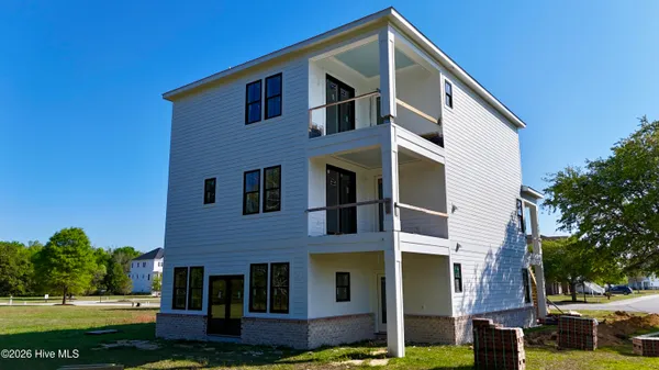 $1,299,000 | 244 Colleton Square, Newport, NC 28570