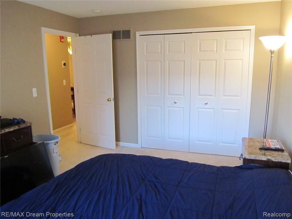 16892 Farmington Road Livonia, MI 48154 - Photo 18 of 25 16892 Farmington Livonia Mi 036.JPG