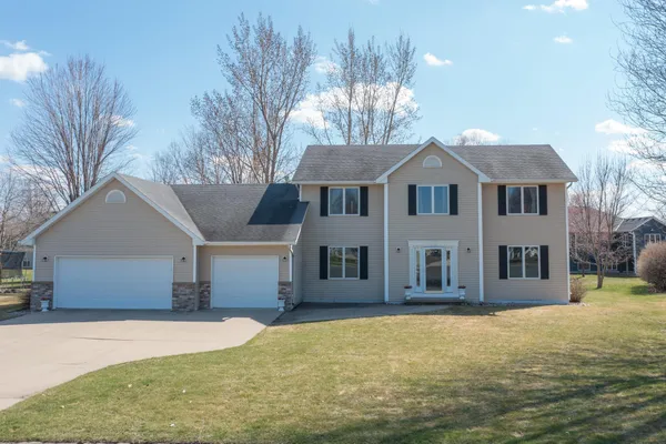 $479,900 | 905 Horizon Circle, Belle Plaine, MN 56011