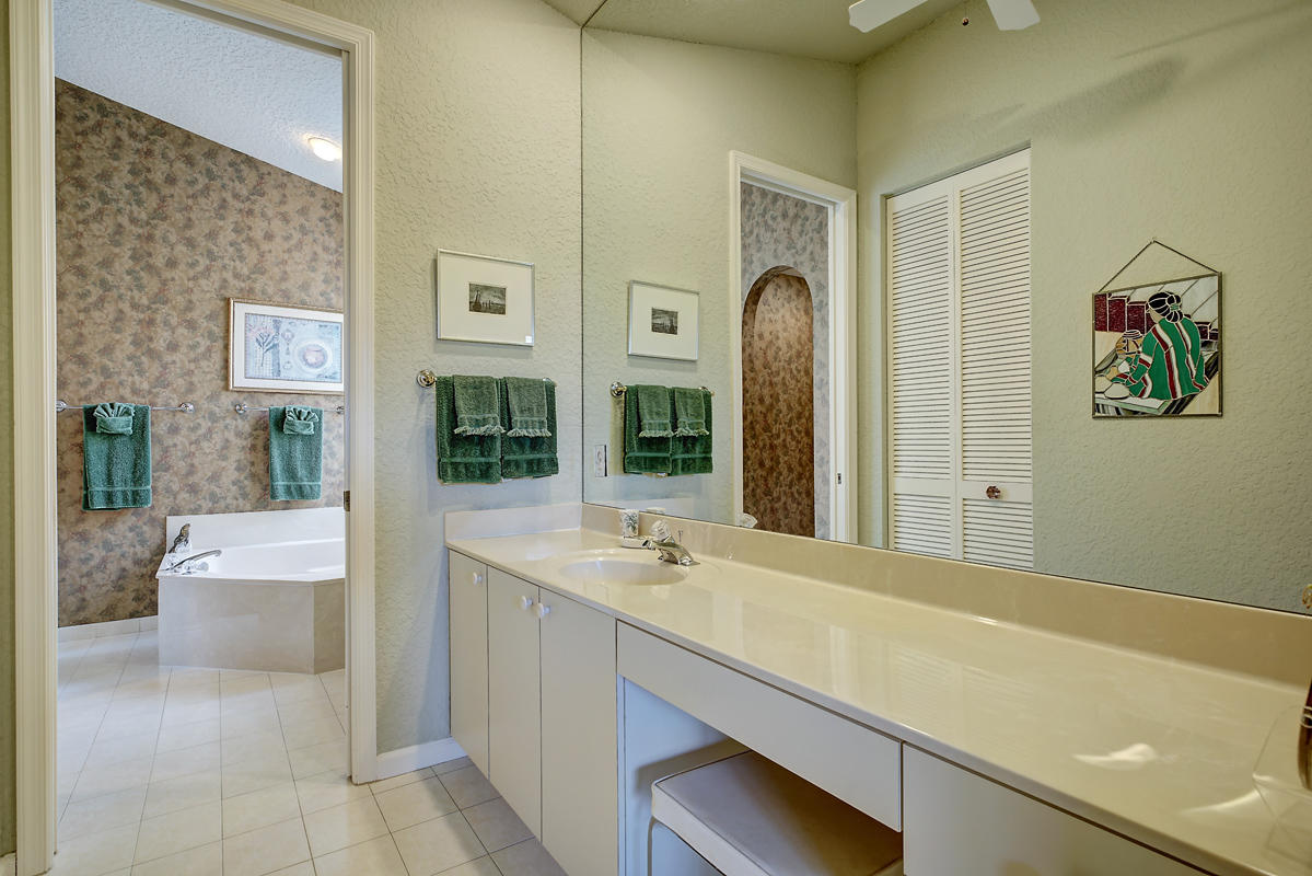 6749 Portside Drive Boca Raton, FL 33496 - Photo 18 of 48 @ Robert FernandezN2G12