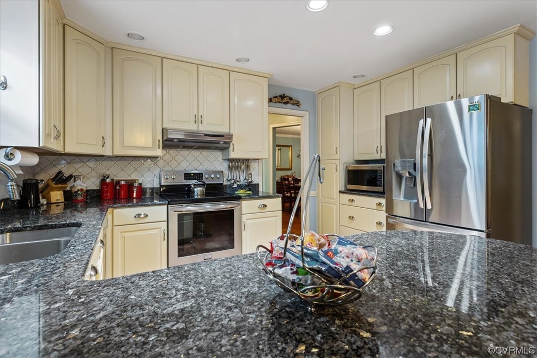 4508 Ridgecrest Lane Colonial Heights, VA 23834 - Photo 8 of 36 Gallery Image 8