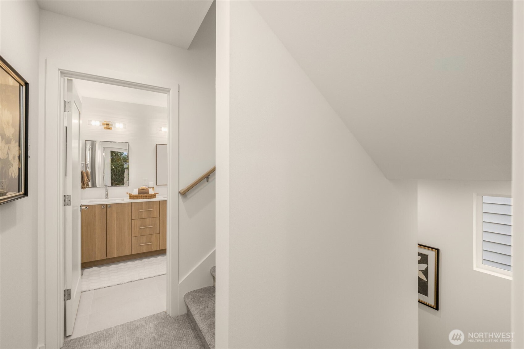 2105 Southwest Genesee Street Seattle, WA 98106 - Photo 13 of 17