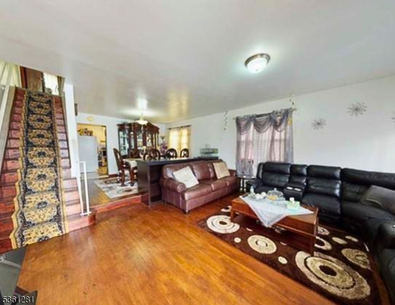 73 Maple Street Paterson, NJ 07522 - Photo 4 of 15