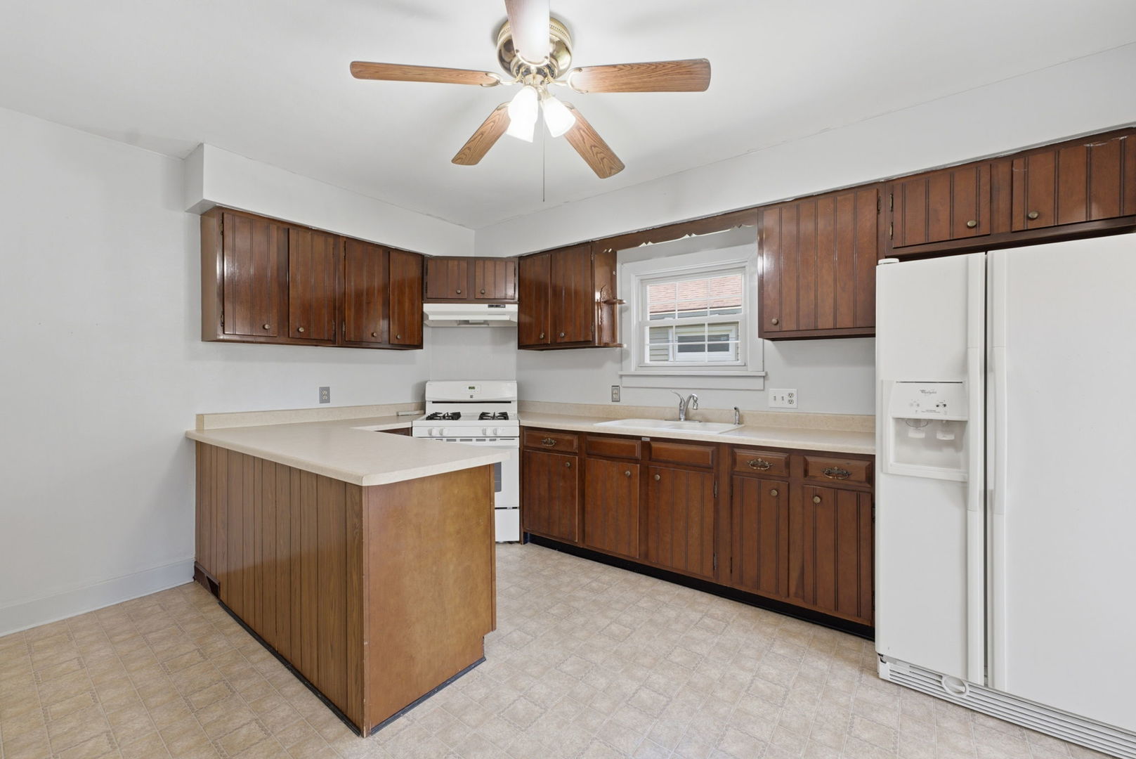 2202 44th Street Moline, IL 61265 - Photo 9 of 36