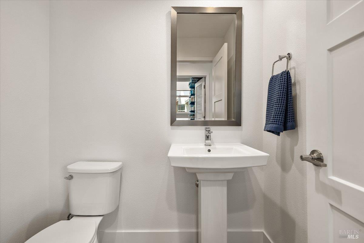 649 Semillon Lane Santa Rosa, CA 95403 - Photo 27 of 38 Convenient half bath located for guests and everyday use.