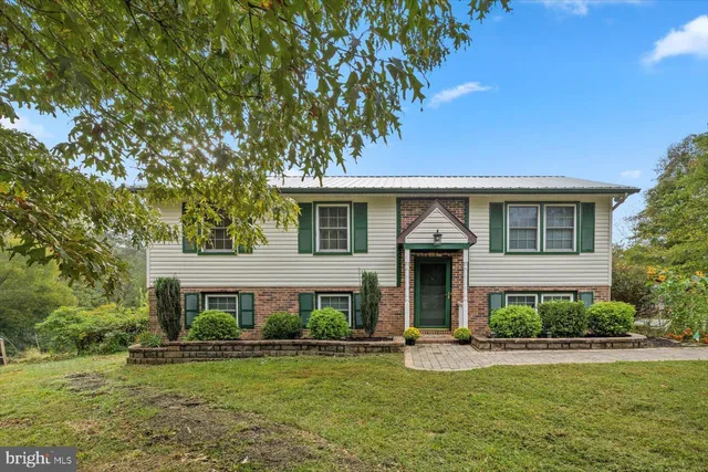 $460,000 | 621 Holly Corner Road, Fredericksburg, VA 22406
