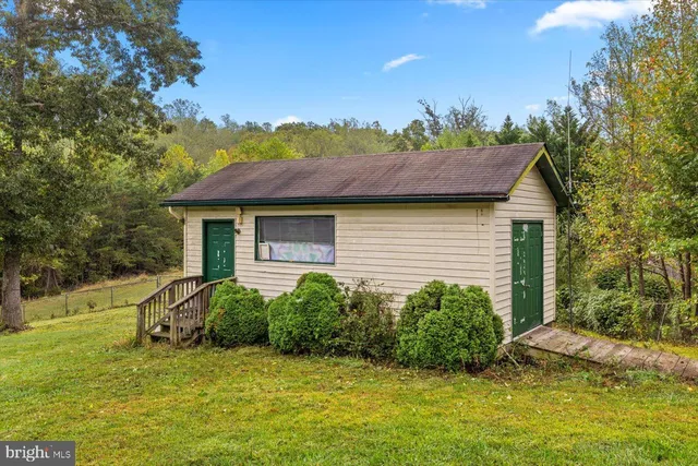 $460,000 | 621 Holly Corner Road, Fredericksburg, VA 22406