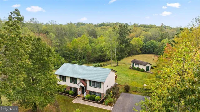 $460,000 | 621 Holly Corner Road, Fredericksburg, VA 22406