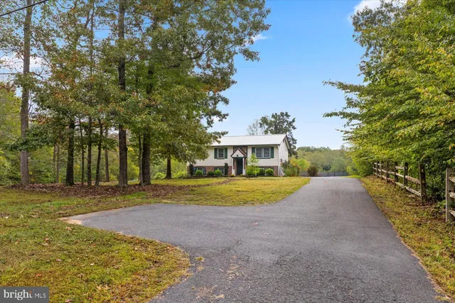 $460,000 | 621 Holly Corner Road, Fredericksburg, VA 22406